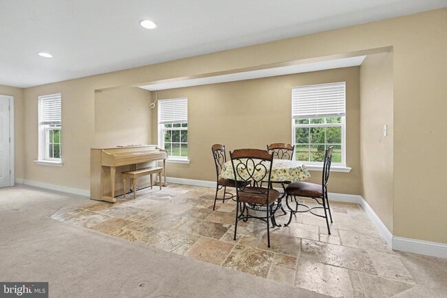 Building Photo - 228 Leffler Cir