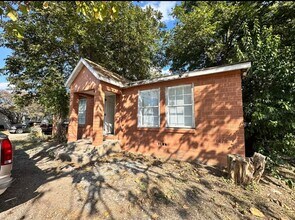 Building Photo - Cozy 3 bedroom house