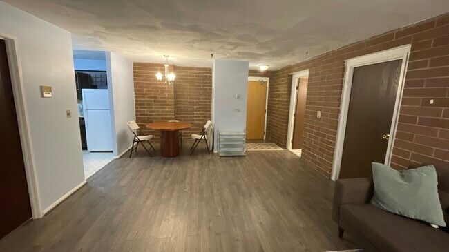 Building Photo - 115 W Squantum St