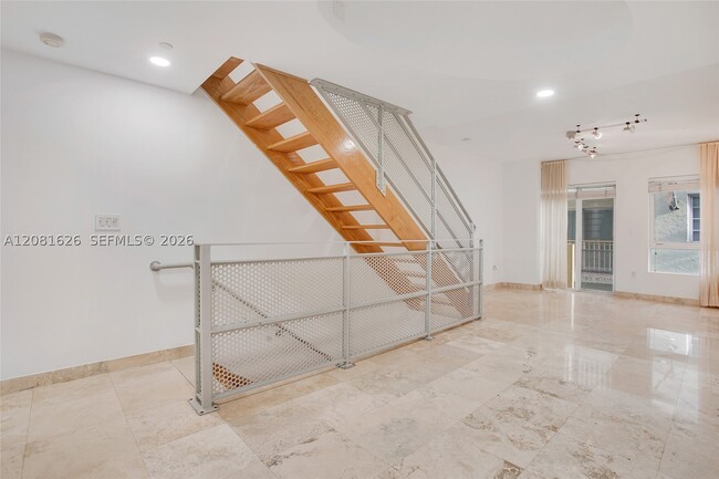 Building Photo - 206 Washington 12