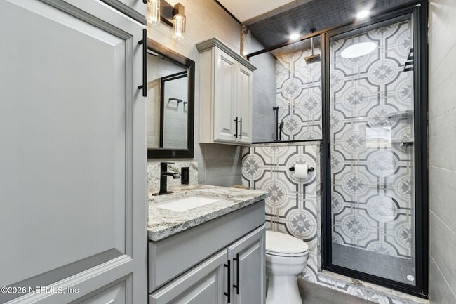 Building Photo - 836 Lynton St