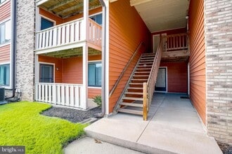 Building Photo - 2118A Greenwood Ct