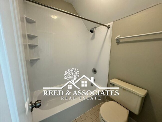 Building Photo - 3 Bedroom + Bonus in Collierville!
