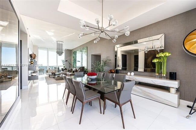 Building Photo - 15901 Collins Ave