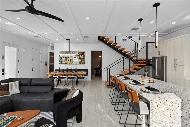 Building Photo - 51116 Avenida Mendoza