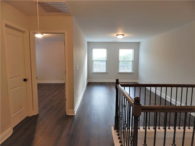 Building Photo - 2441 Melton Common Dr