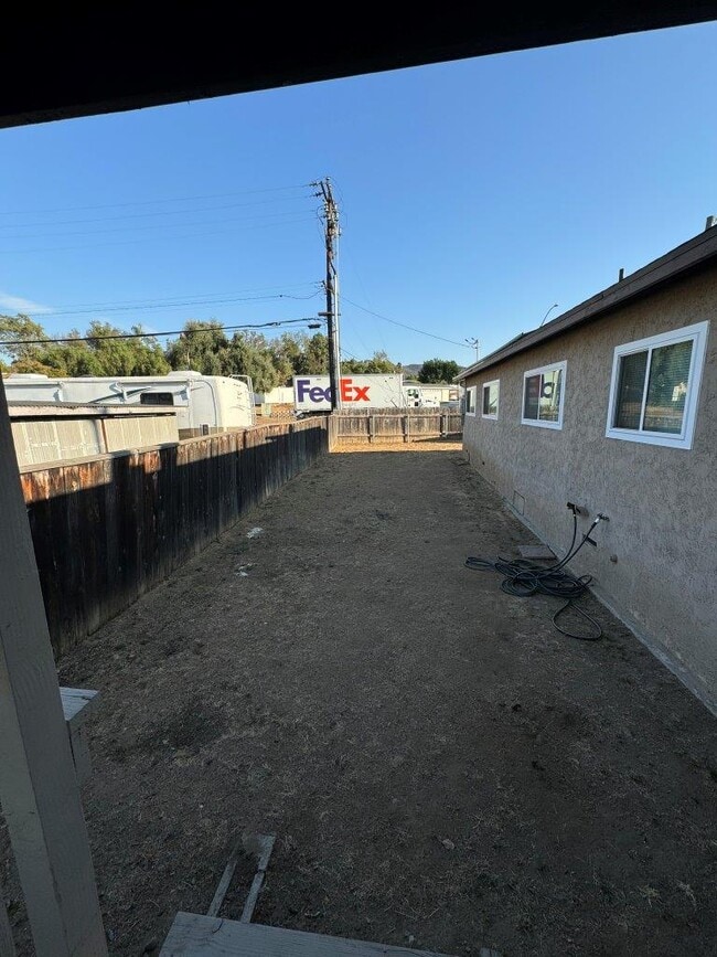 Building Photo - 8809 Los Coches Rd