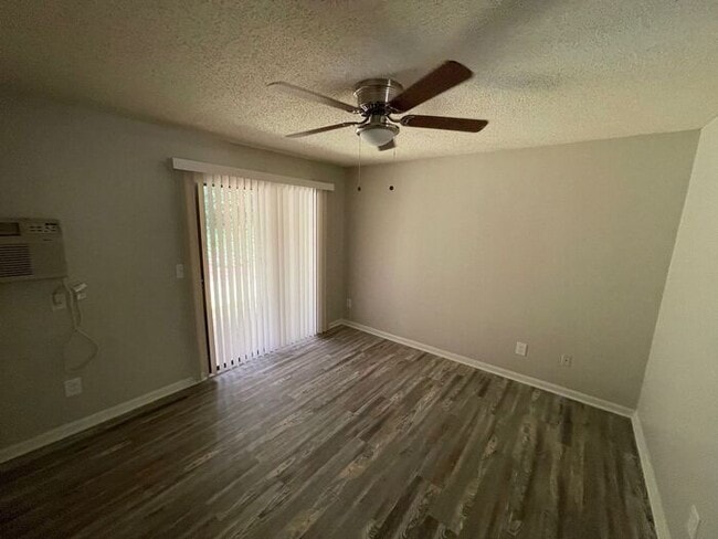Building Photo - Beautiful One Bedroom Apt in Cotswold Neig...
