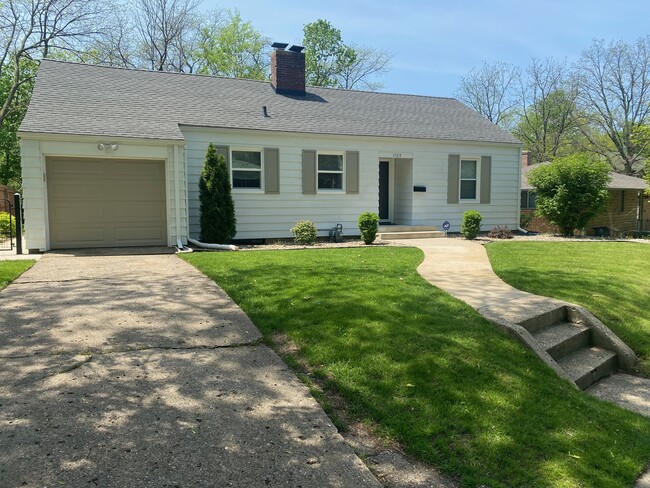 Street View and Attached Garage - 1123 N Niles Ave