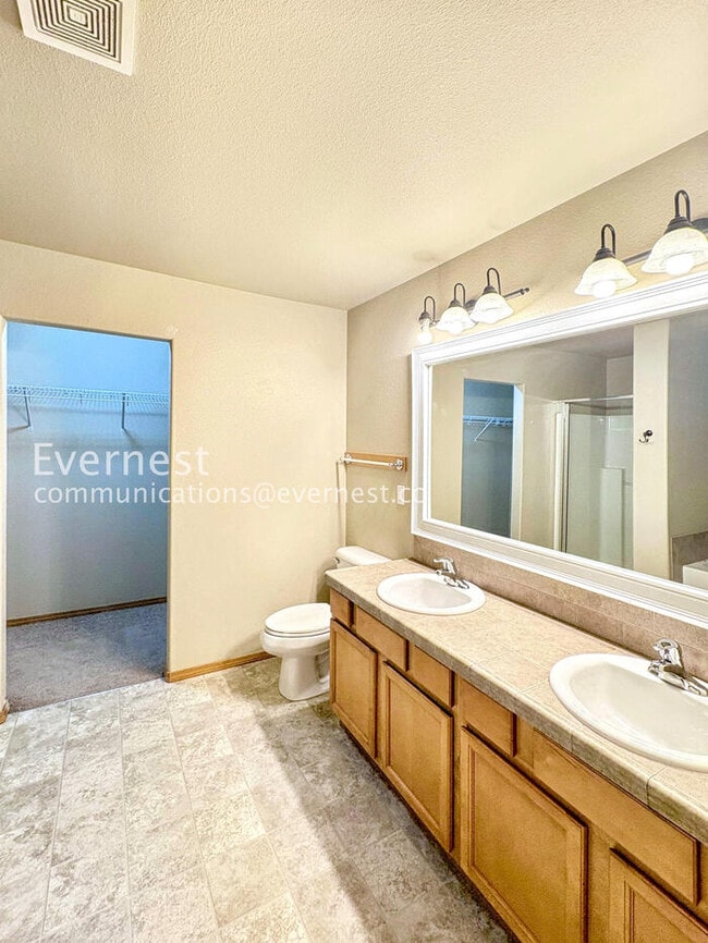 Building Photo - 11827 2nd St SE