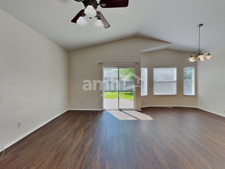Building Photo - 2839 W Santa Clara Dr
