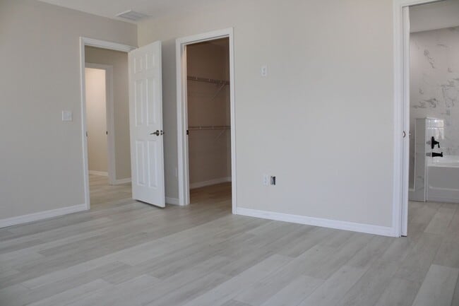 Building Photo - 4BR/3BA Two-Story Home in Hudson, FL – Move-In Ready