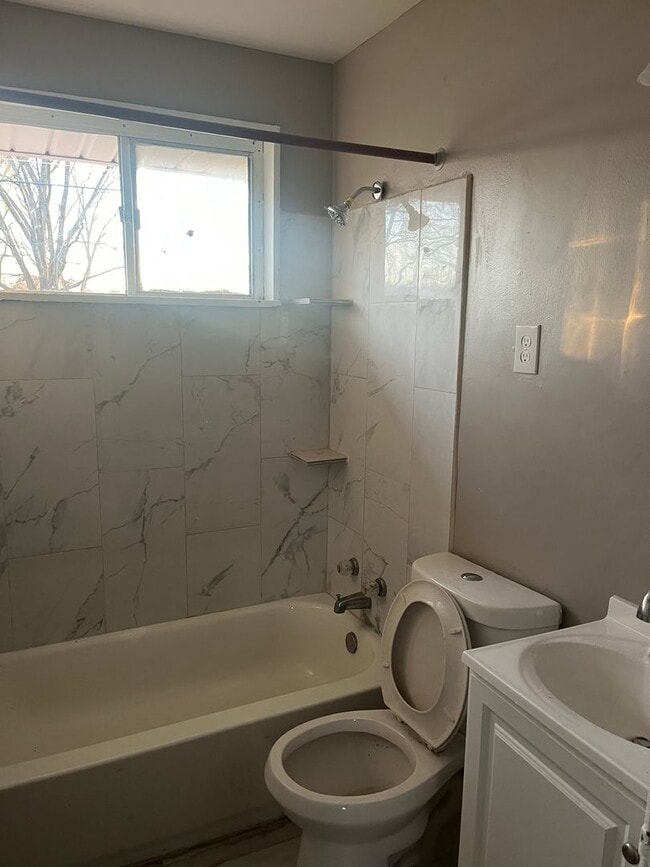 Building Photo - Newly updated 3-bedroom, 2-bath home - Open To Section 8