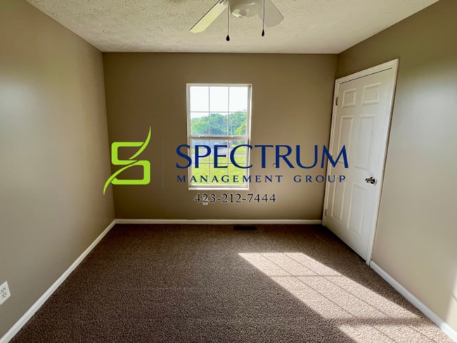 Building Photo - Now accepting applications - Large 4 bedroom 2 bath single family home Dandridge, TN