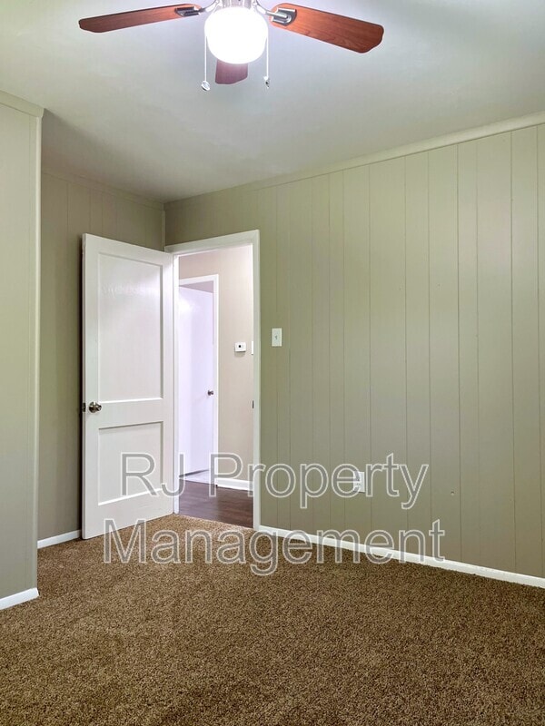 Building Photo - 864 Carrolton Rd