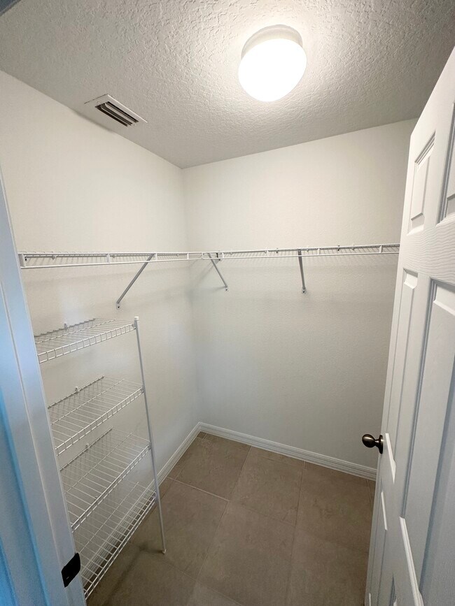Building Photo - 40 Wellham Ln
