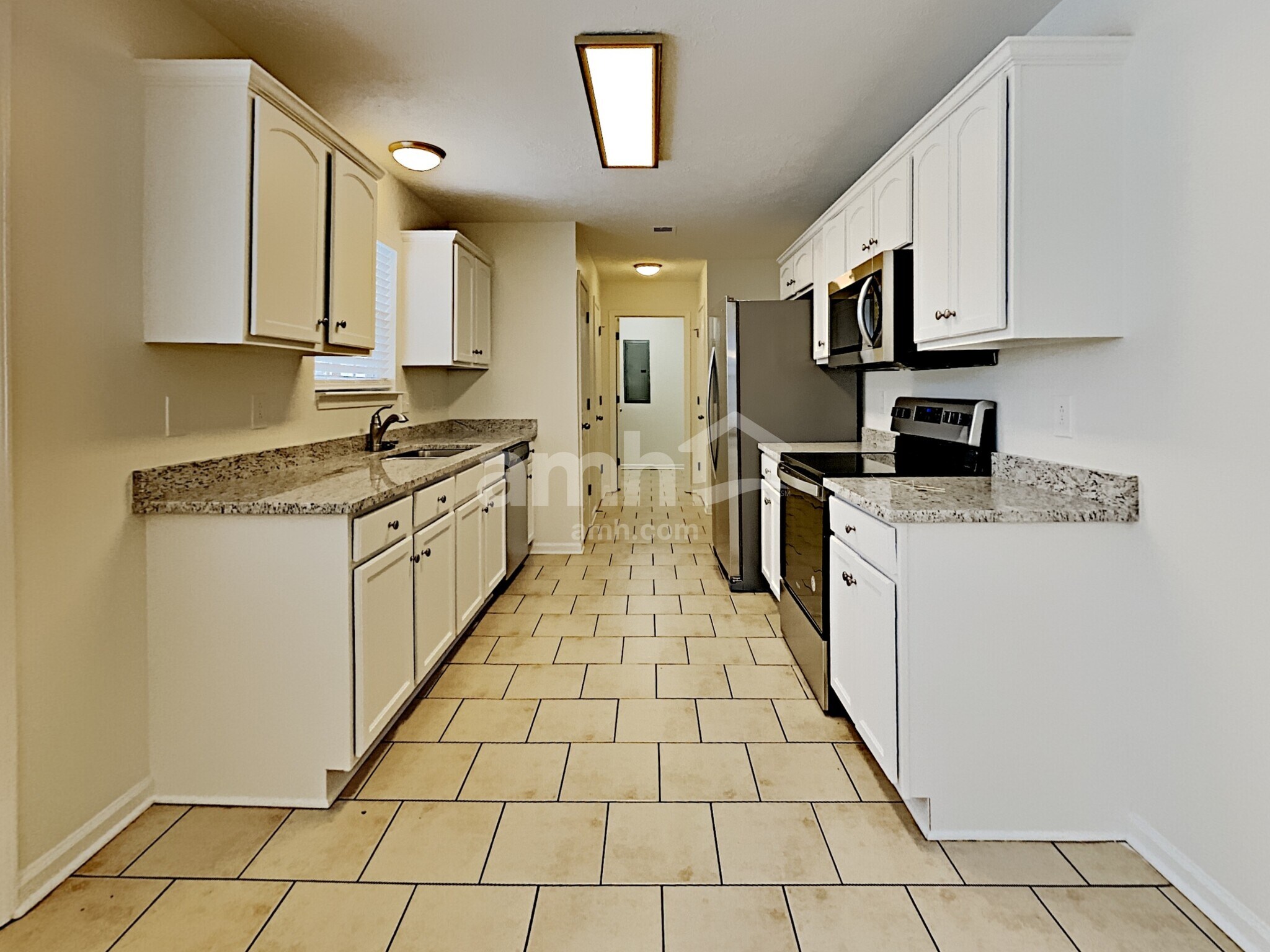 Building Photo - 1128 Eastwoods Dr