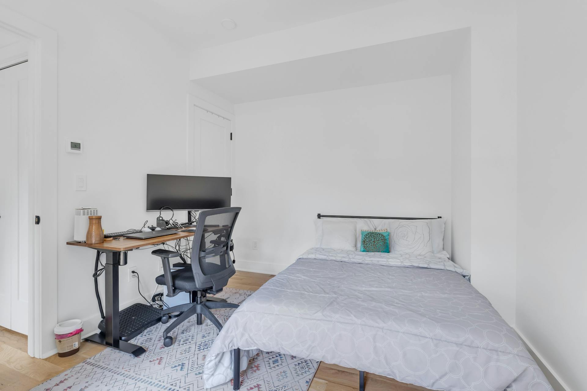 Building Photo - 71 Mission St