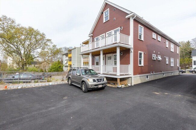 Building Photo - 48 W Tremlett St