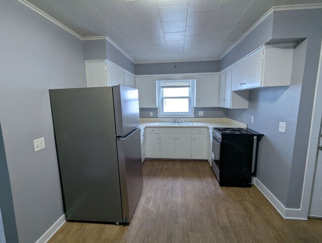 Building Photo - 33 Central Ave