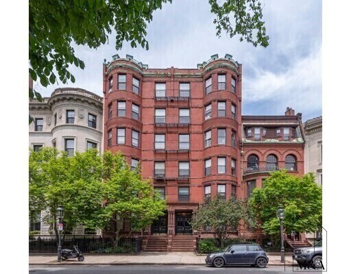 Building Photo - 293 Commonwealth Ave