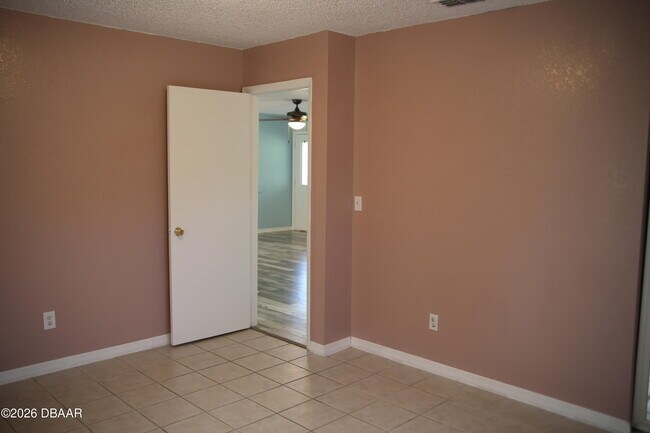 Building Photo - 277 Galbraith Ave