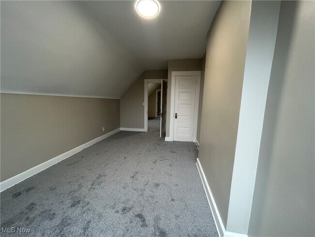 Building Photo - 7417 Linwood Ave