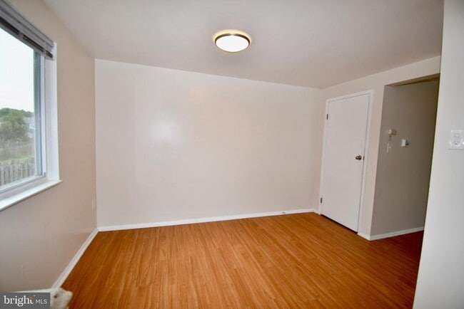 Building Photo - 1730 Heather Ln