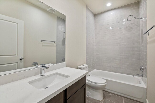 Building Photo - 6304 Brighton Oaks Ln