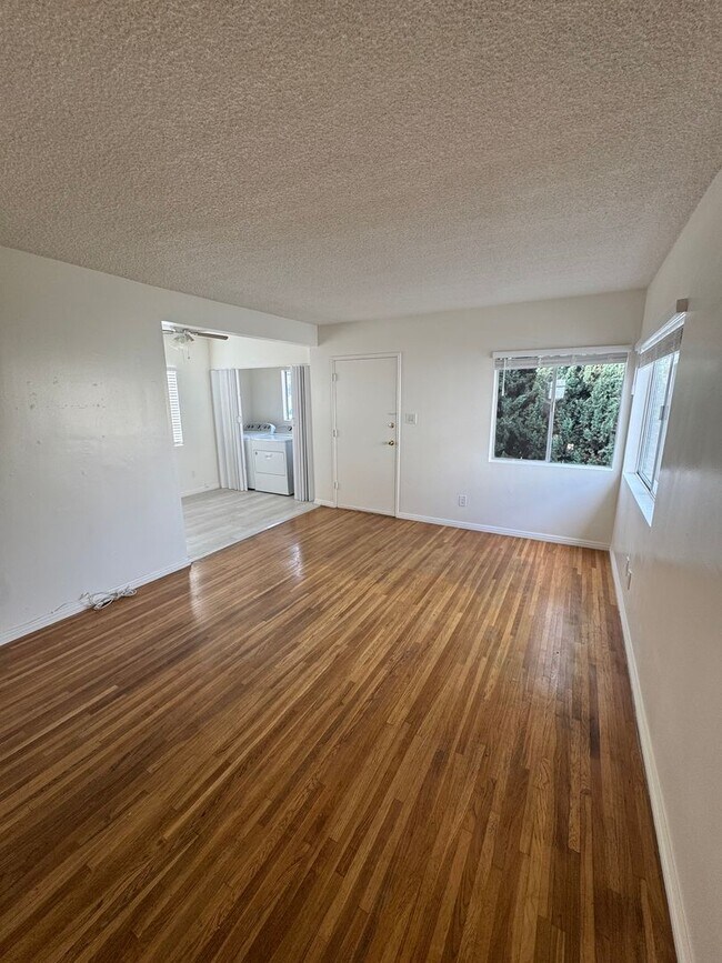 Primary Photo - 624-624 W Riggin St