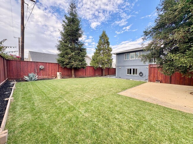 Building Photo - Stunning 4BR/3BA Home + Detached Studio in...