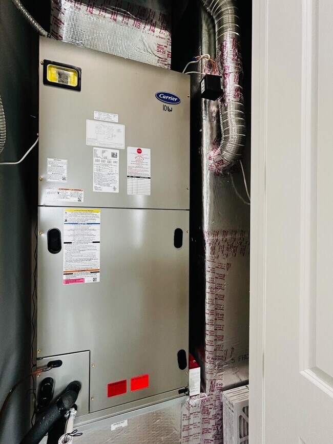 Building Photo - 5468 Pecan Dr