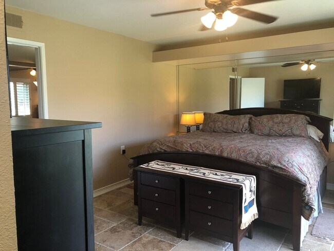 Building Photo - Perfect & Newly Updated Vacation Home, 45+ Active Adult Community. Available May through October2026