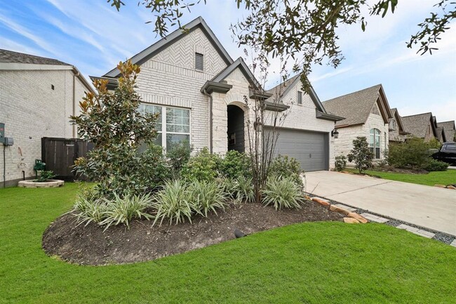 Building Photo - 327 Jolly Ginger Dr