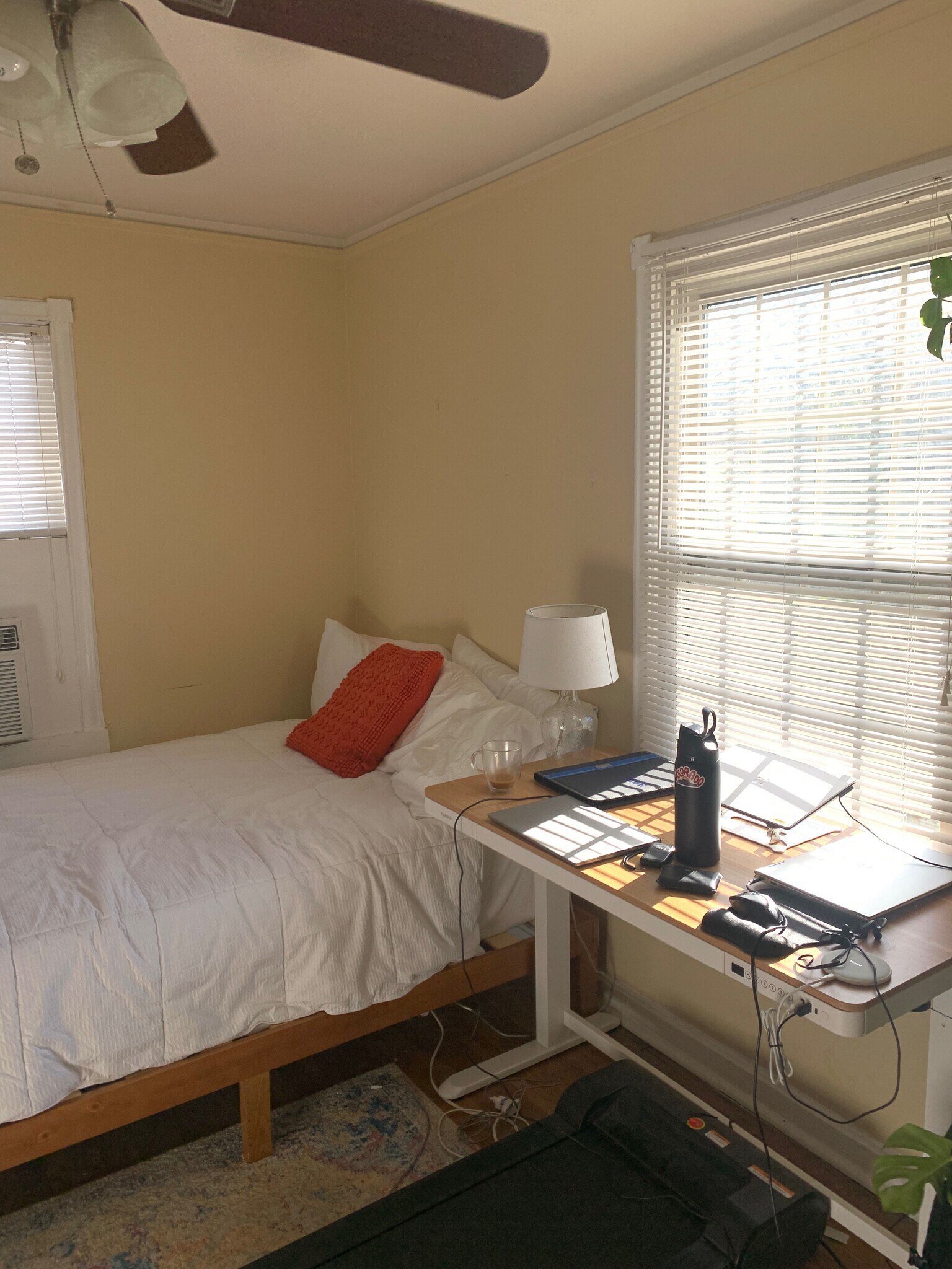15 - Bedroom 1 (~15' x 11') - 810 Rittiner Dr