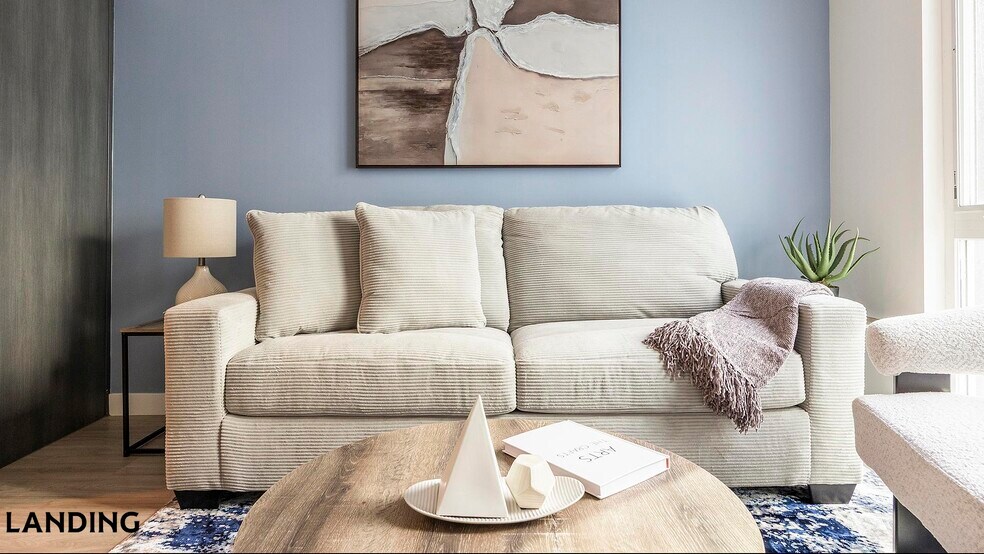 Building Photo - 707 S Farmer Ave