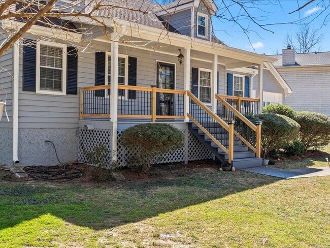 Building Photo - 150 Forest Ridge Ct SW