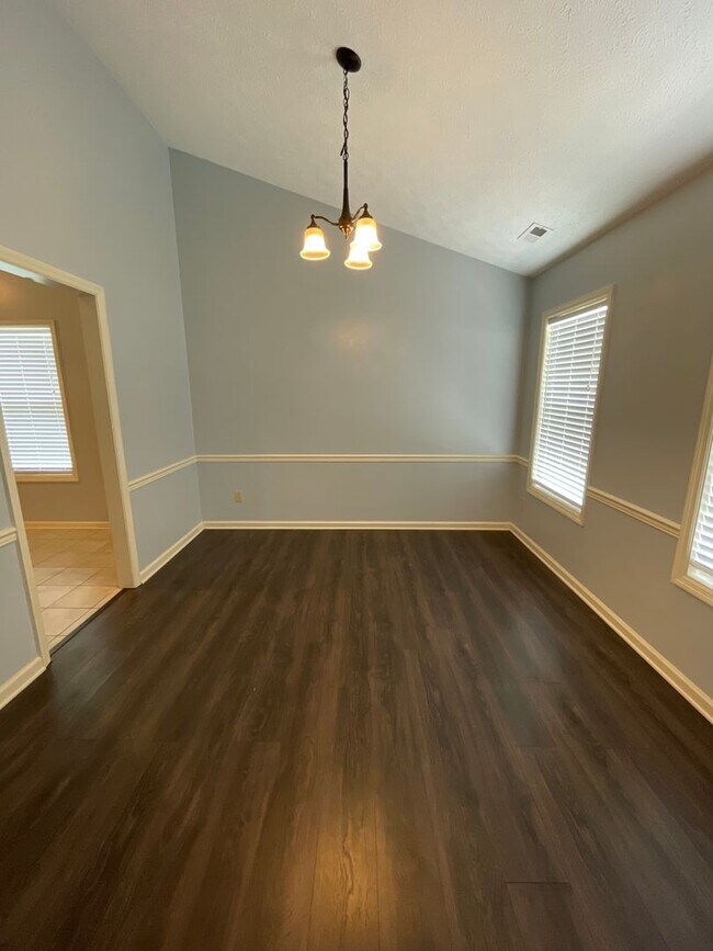 Building Photo - Charming Home in Havelock