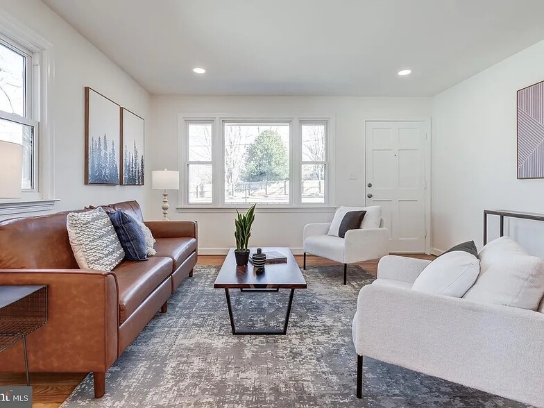 Building Photo - 302 Harris Rd