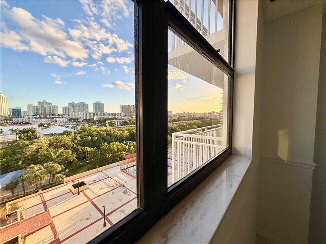 Building Photo - 210 174th St