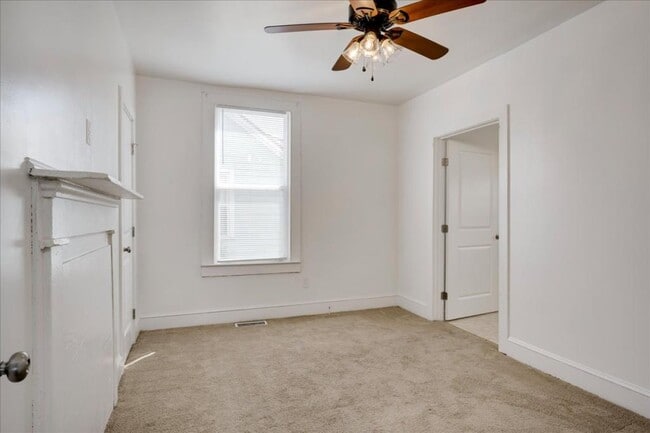 Building Photo - 1606 Broad St