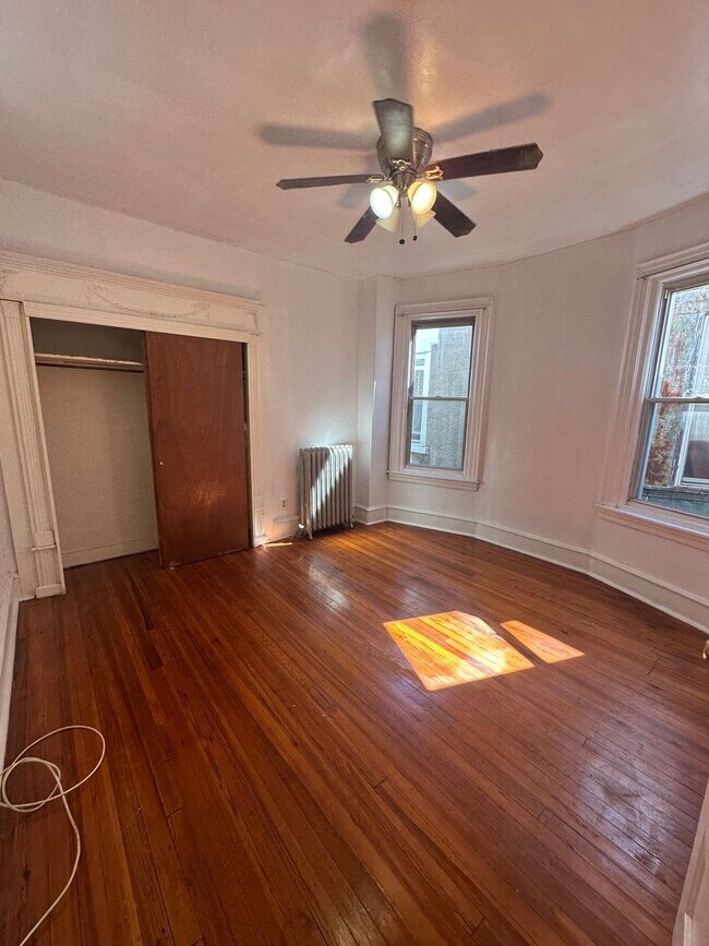Building Photo - 5437 Walnut St