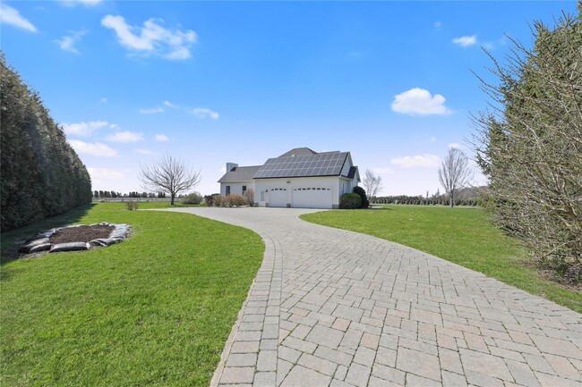 Building Photo - 703 Herricks Ln