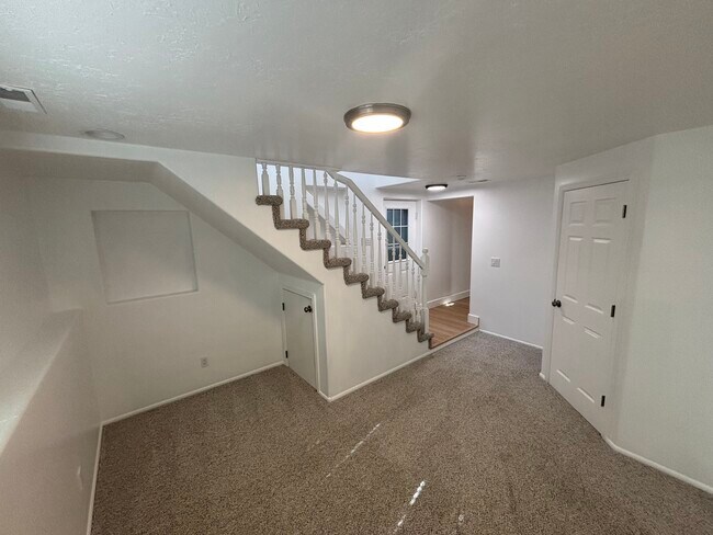 Building Photo - 7734 S 1100 E