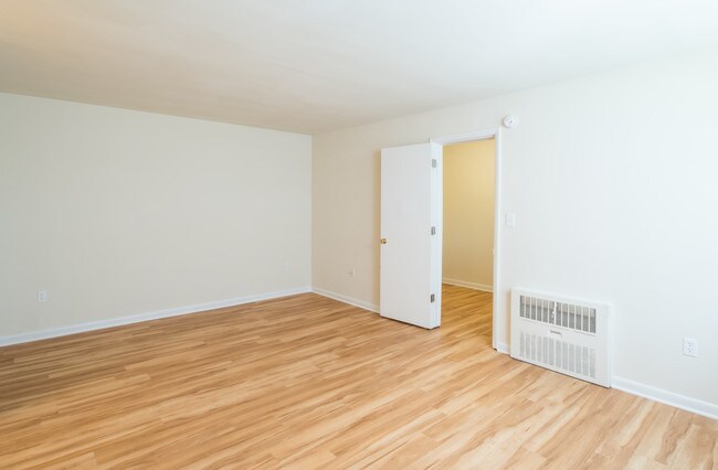 Building Photo - Nottingham South