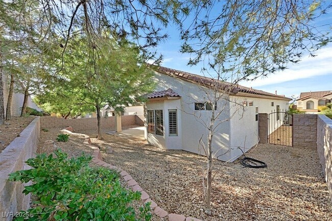 Building Photo - 1660 Rockcrest Hills Ave