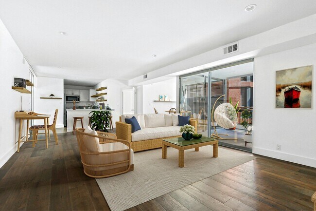 Building Photo - 1025 Ocean Avenue