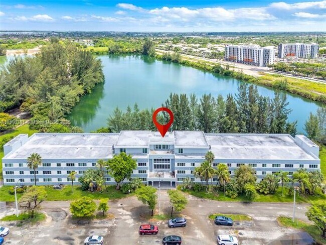 Building Photo - 14820 Naranja Lakes Blvd