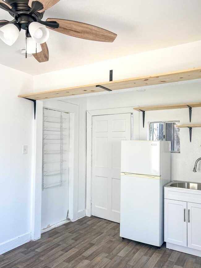 Building Photo - 2815 1st St