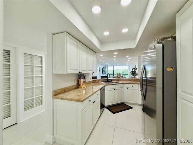 Building Photo - 8800 S Ocean Dr